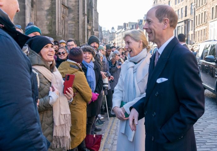 Eduardo de Inglaterra por primera vez en Edimburgo como duque de Edimburgo