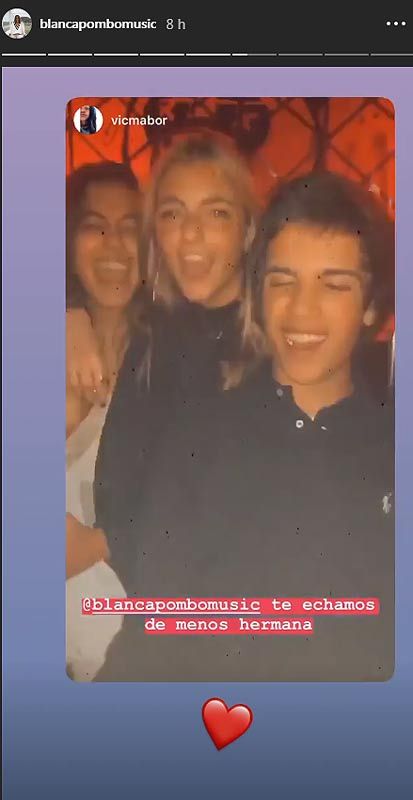 Victoria de Marichalar muestra su lado más divertido en un improvisado karaoke con amigos