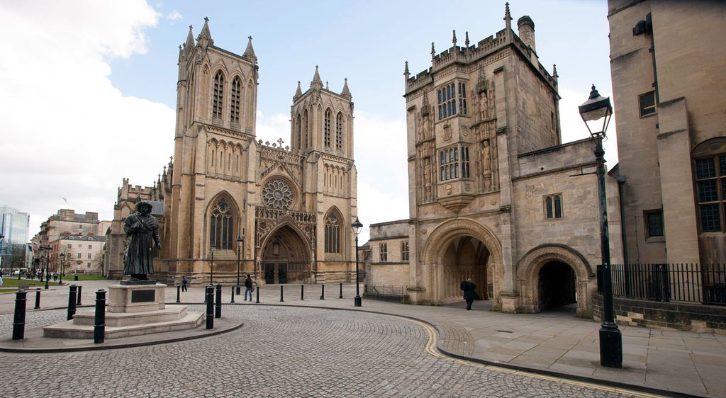 a_Bristol Cathedral and Central Librar