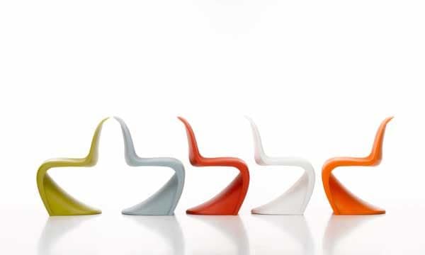 La Panton Chair (en Vitra) es esa pieza única que te permite equilibrar y armonizar los distintos elementos de un ambiente. Mejor, elígela en divertidos colores.
