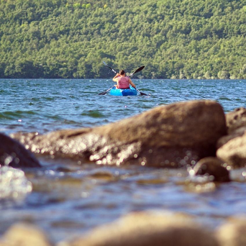 kayak en el lago de sanabria zamora