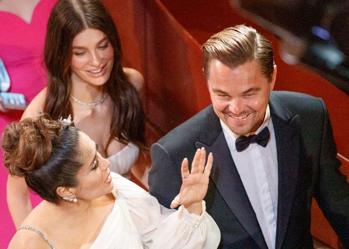 Leonardo DiCaprio junto a su expareja Camila Morrone y Salma Hayek