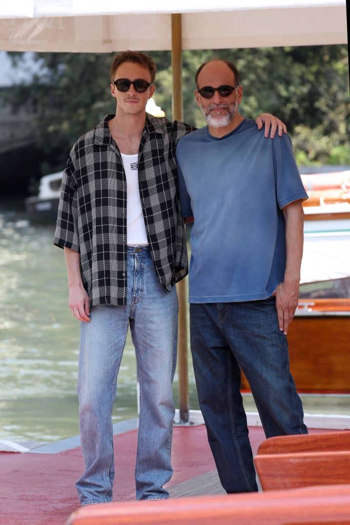 Drew Starkey con Luca Guadagnino