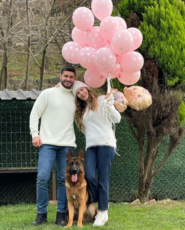 En enero de 2024, Berk Oktay y Yıldız Çağrı Atiksoy confirmaban que esperaban una niña