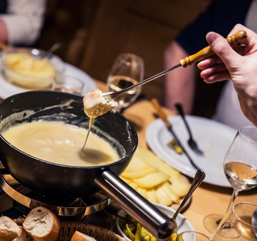 Imprecindible probar una fondue en Zurich, Suiza