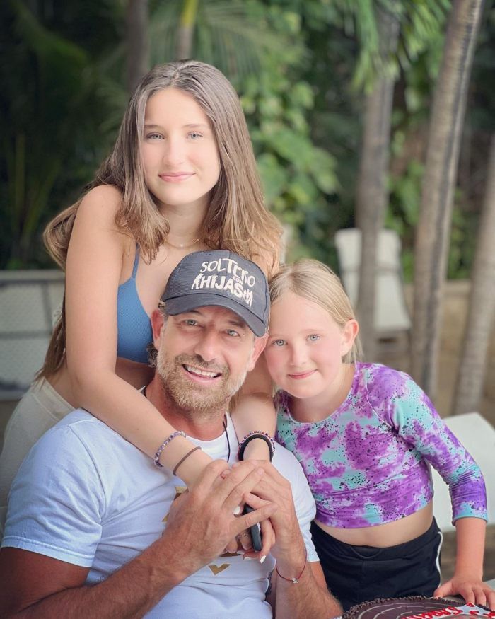 Gabriel Soto y sus hijas