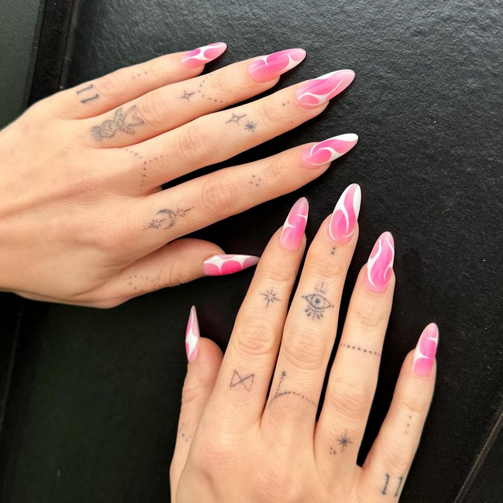 Manicura rosa de Megan Fox