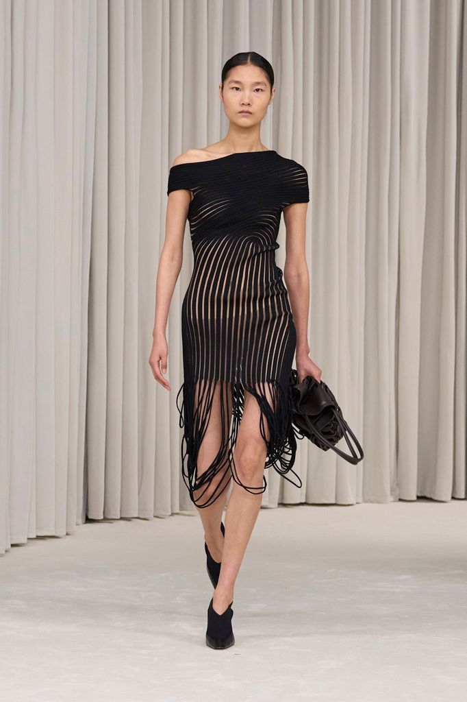 Ferragamo SS25 por Maximilian Davis 