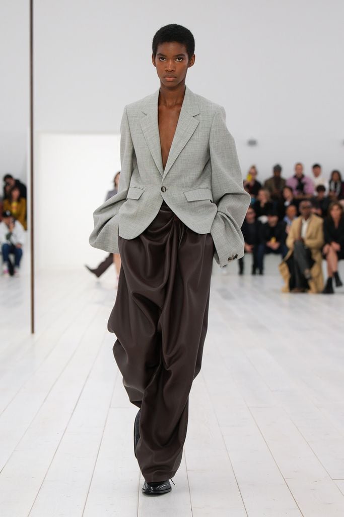 Paris Fashion Week: Loewe Primavera/Verano 2025