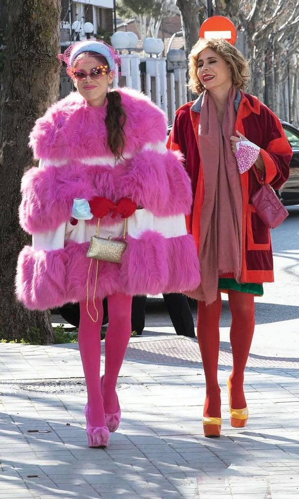 Hola 4044 Boda Alejandra Ansón e Ignacio Sampedro. Agatha Ruiz de la Prada y su hija