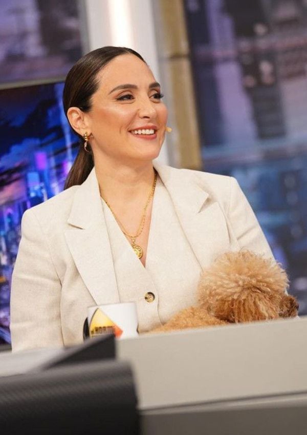 Tamara Falcó en 'El Hormiguero' con traje de lino de Purificación García