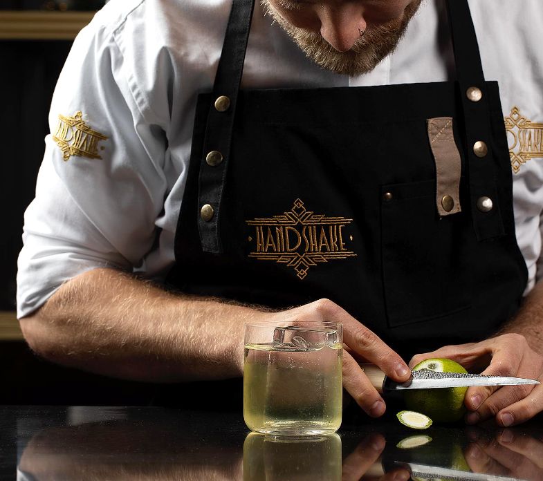 El bartender holandés Eric van Beek, al frente de Handshake Speakeasy