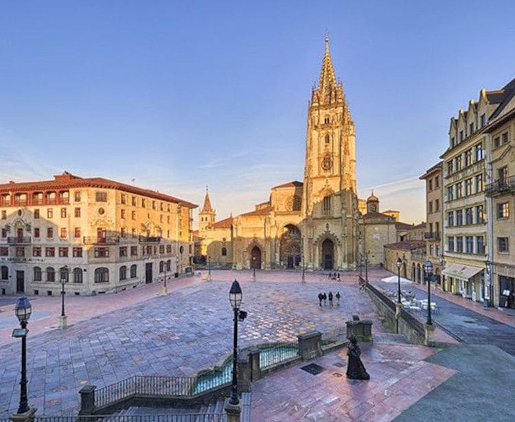 Plaza de la Catedral de Oviedo