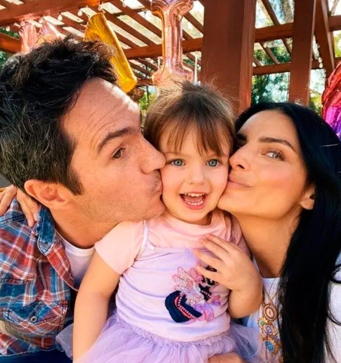 Mauricio Ochmann y Aislinn Derbez