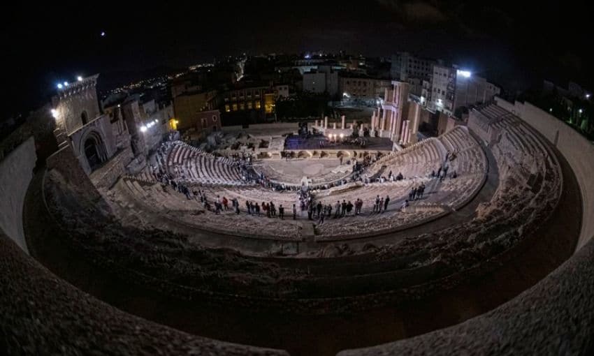 Visita nocturna al Teatro Romano de Cartagena.