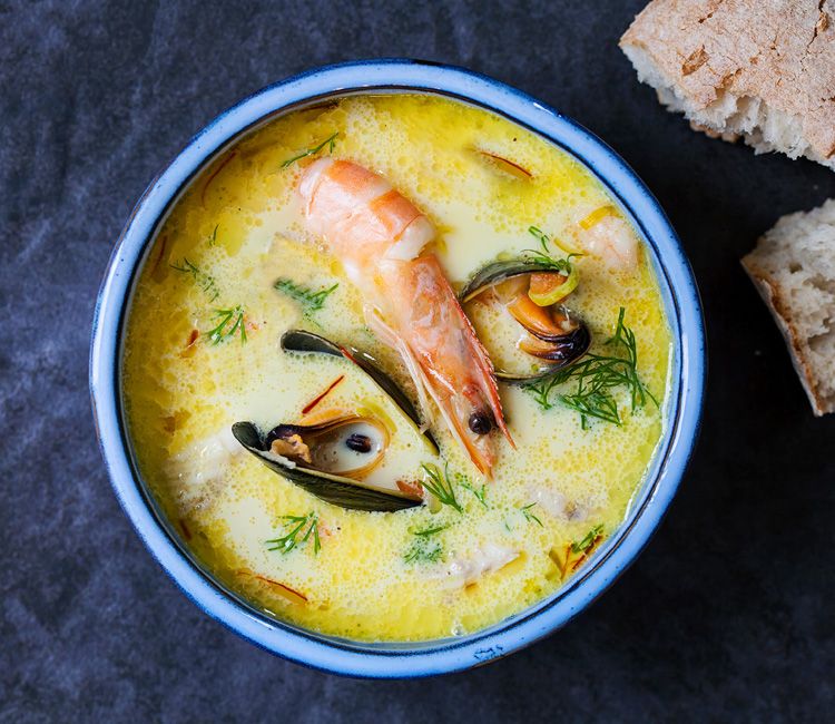 Sopa de mejillones al azafrán