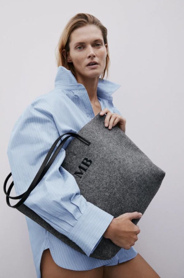 Zara lanza unos nuevos bolsos personalizables de fieltro