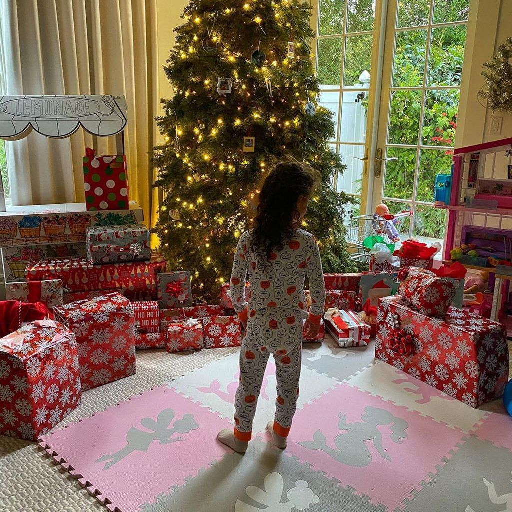 Dwayne Johnson y su hija Jasmine en Navidad 2019