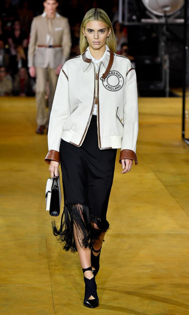 kendall jenner en el desfile de burberry spring 2020