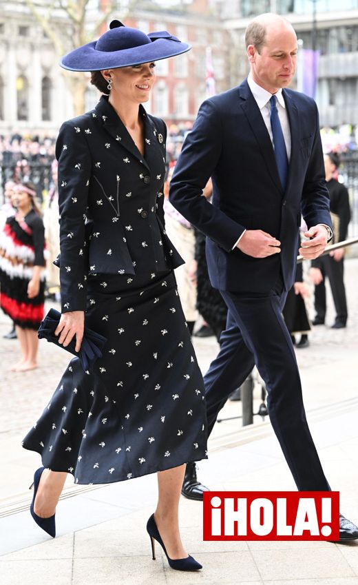 Kate Middleton estrena un traje victoriano con el broche Príncipe de Gales
