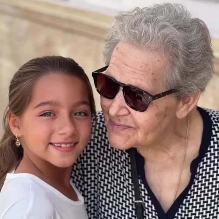 Toni Costa y su hija, Alaïa, de vacaciones en España