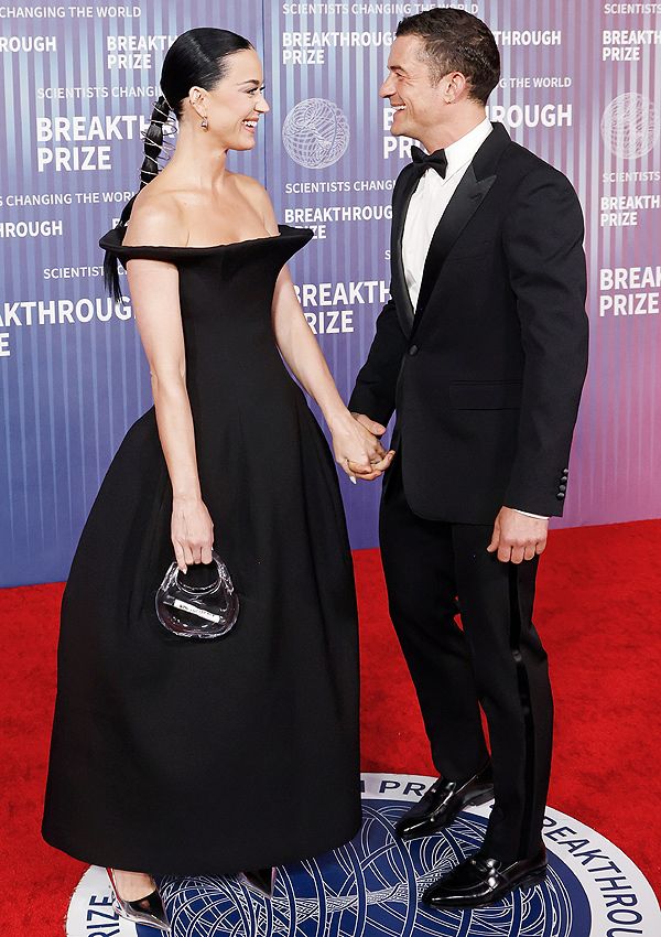 El insólito posado de Katy Perry y Orlando Bloom en los premios Breakthrough