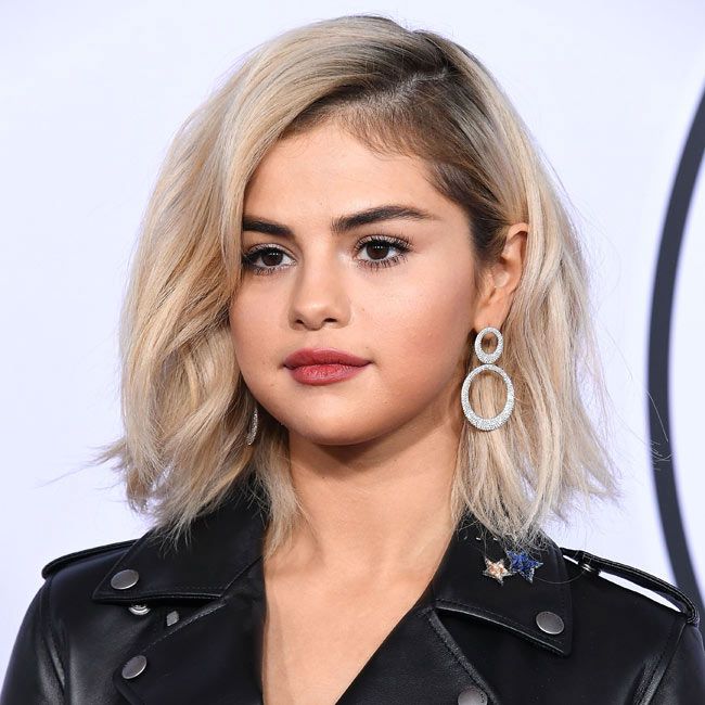 Selena Gomez rubia