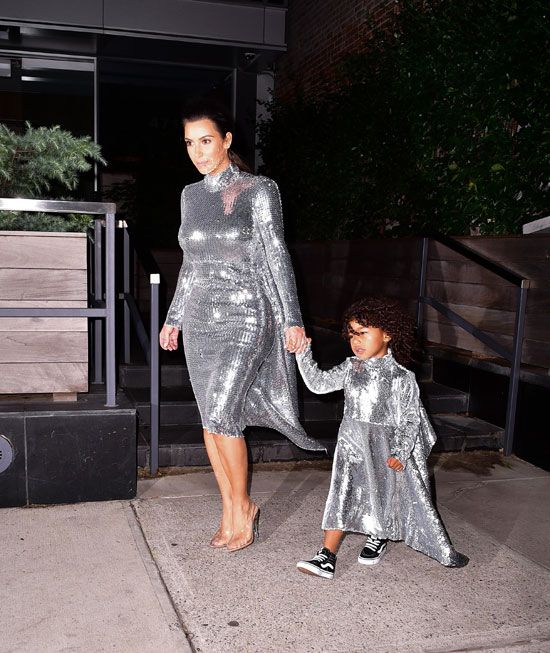 kim_kardashian_viste_north_2z