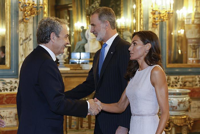 Don Felipe y doña Letizia con José Luis Rodríguez Zapatero