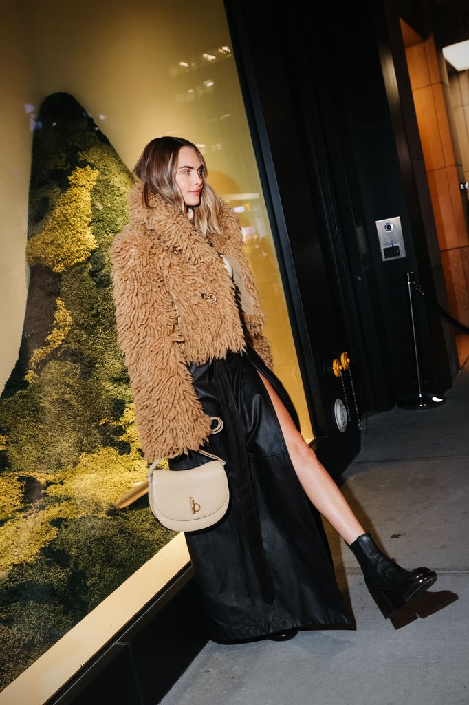 Cara Delevingne en la reapertura de la tienda de Burberry en Nueva York