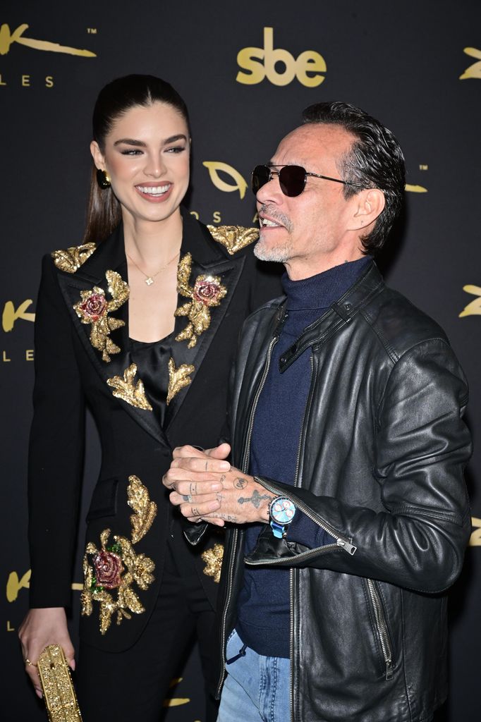 Marc Anthony y su esposa Nadia Ferreira Muñiz en Los Ángeles, California.