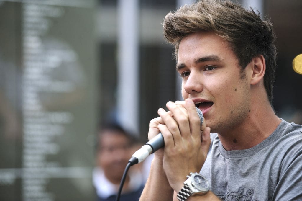 Liam Payne en una visita sorpresa en el Westfield de Londres el 2 de agosto de 2012