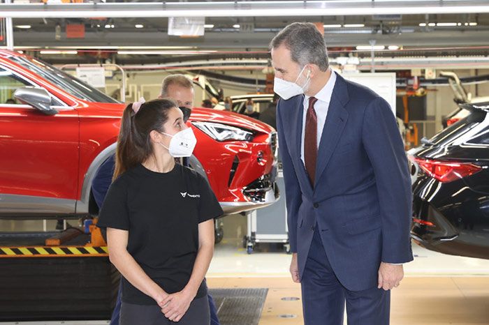 Don Felipe celebra el 70 aniversario de Seat en Barcelona