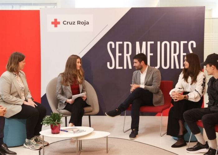 La princesa Leonor reaparece en un acto de la Cruz Roja