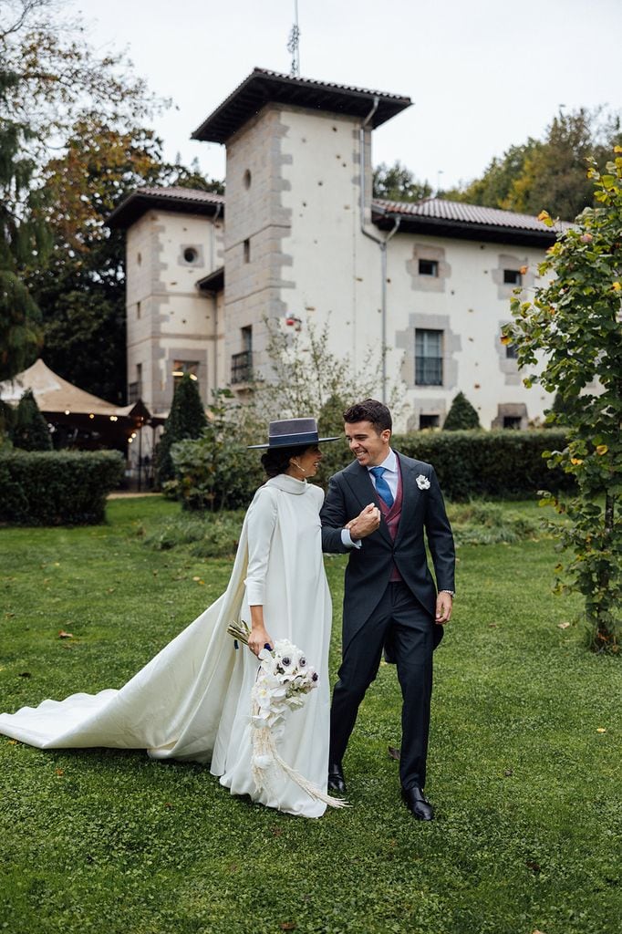 Vestido de novia tipo túnica From Lista With Love