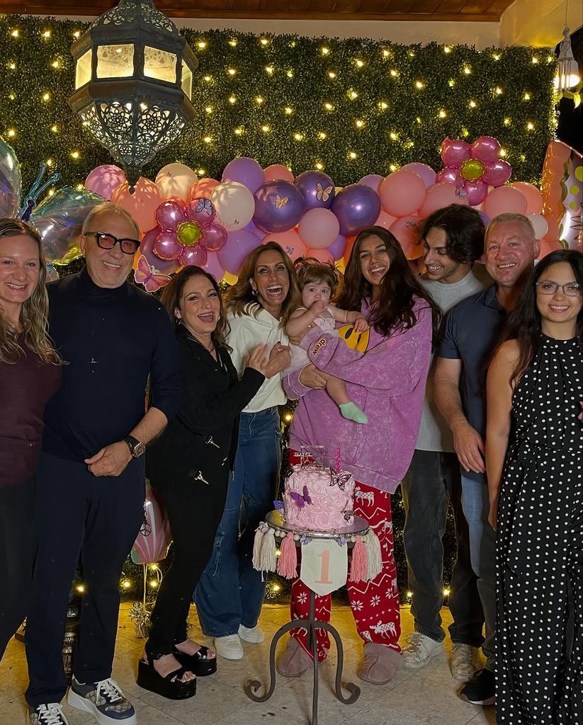 La familia al completo celebró el primer año de Sienna Michelle