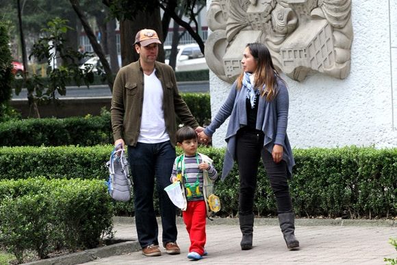 En familia, Carlos Loret disfruta de una divertida tarde en el parque