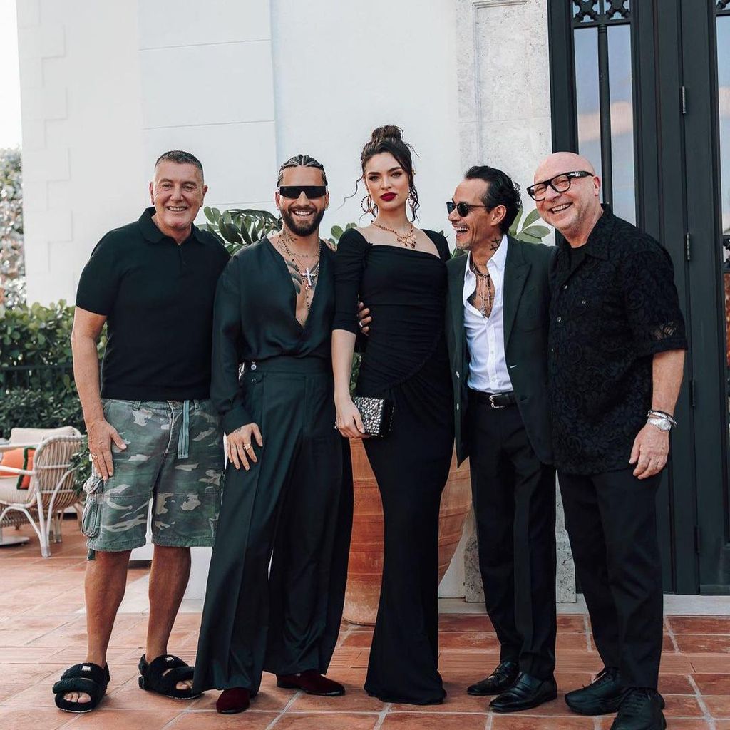 marc anthony con nadia ferreira con domenico dolce y stefano gabbana