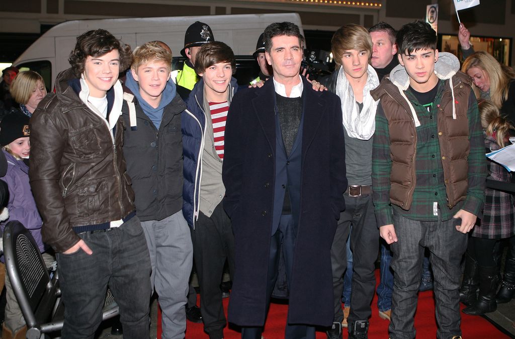 Harry Styles, Nial Horan, Louis Tomlinson, Simon Cowell, Liam Payne y Zayn Malik