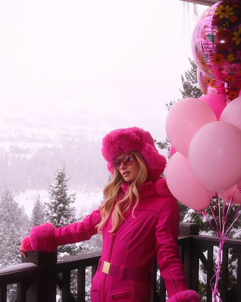 La empresaria reveló que su look estaba inspirada en la Ski Bunny Barbie.