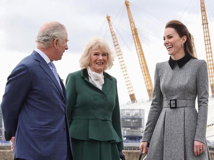 Los reyes Carlos y Camilla con la princesa de Gales