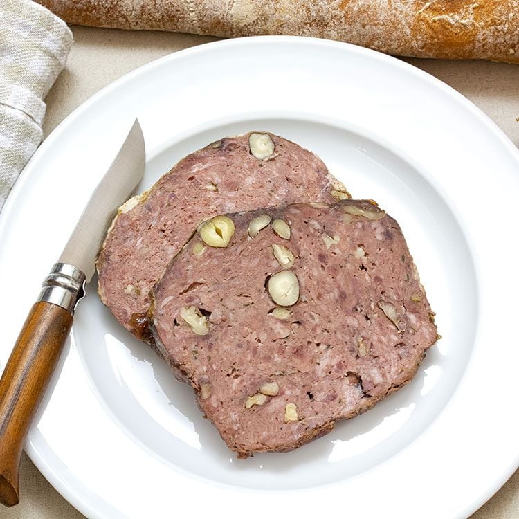 Terrina de faisán, carne picada y avellanas