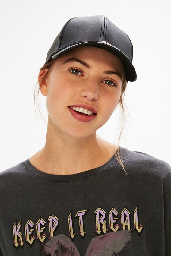 pilar_rubio_gorra_7a