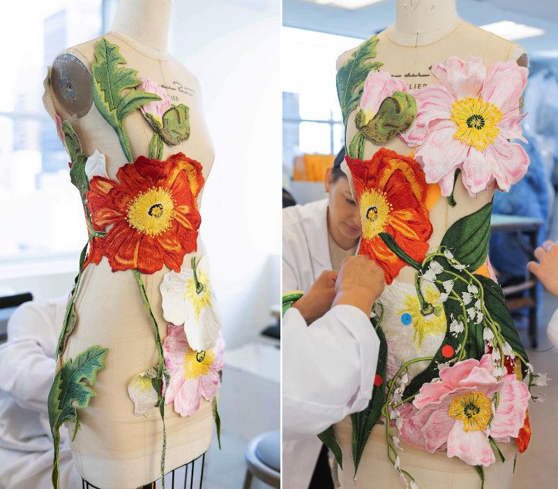 Vestido de amapolas de Oscar de la Renta, colección Primavera 2024