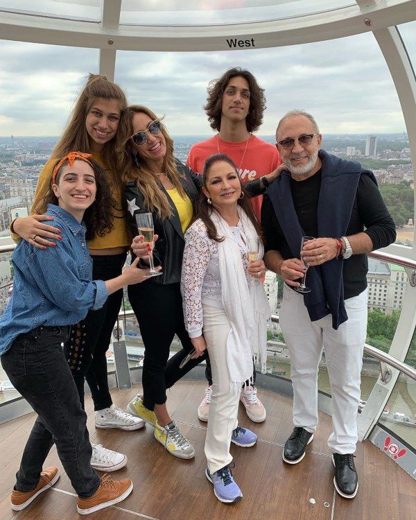 lili-estefan-familia-glioria