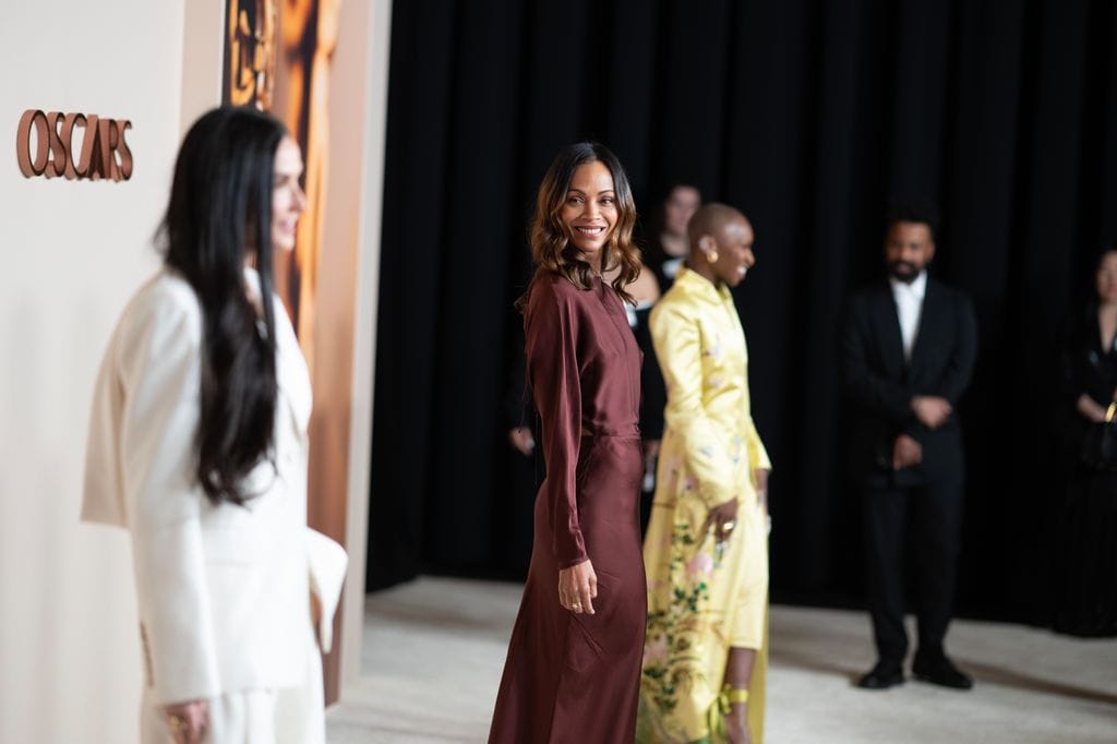 Demi Moore, Zoe Saldaña y Cynthia Erivo en la cena de los nominados a los Oscar 2025