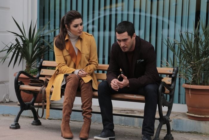 Hande Erçel regresa con 'Perla negra' junto a Tolgahan Sayisman