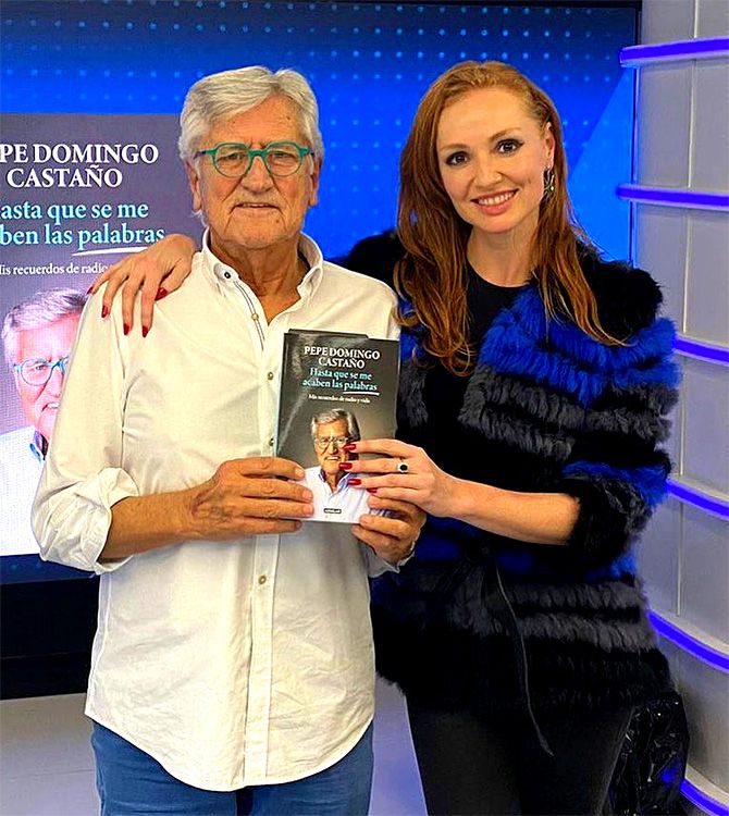 Pepe Domingo presenta su libro en compañía de su sobrina