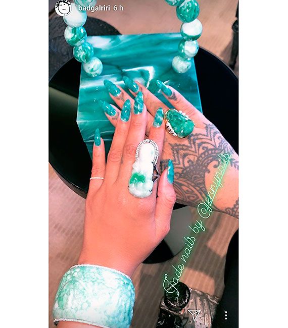 La manicura de jade de Rihanna