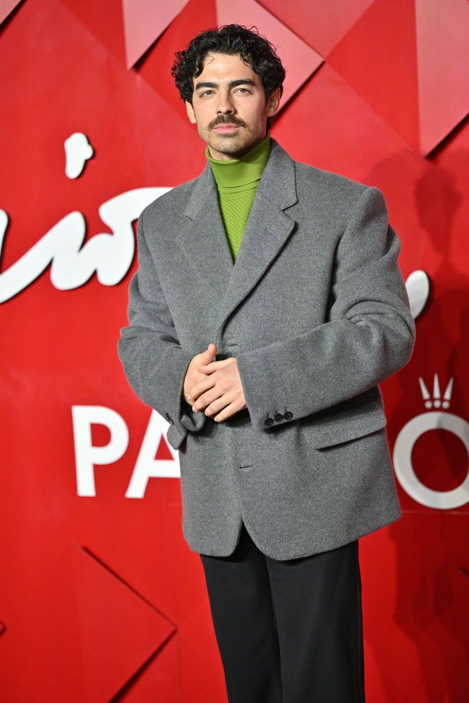 Joe Jonas en Londres para los Fashion Awards 